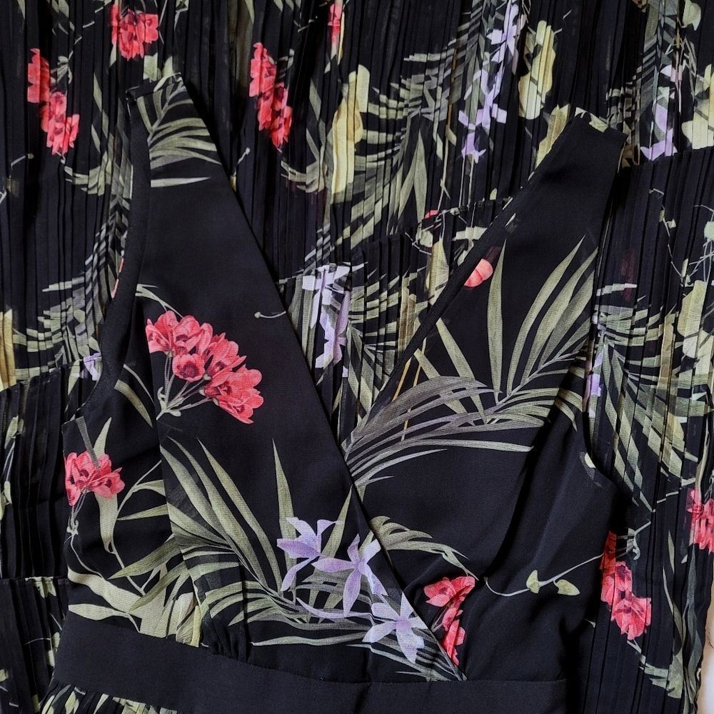 🍒NWOT🍒 TED BAKER TIERED PLEATED MIDI DRESS - Picture 12 of 13